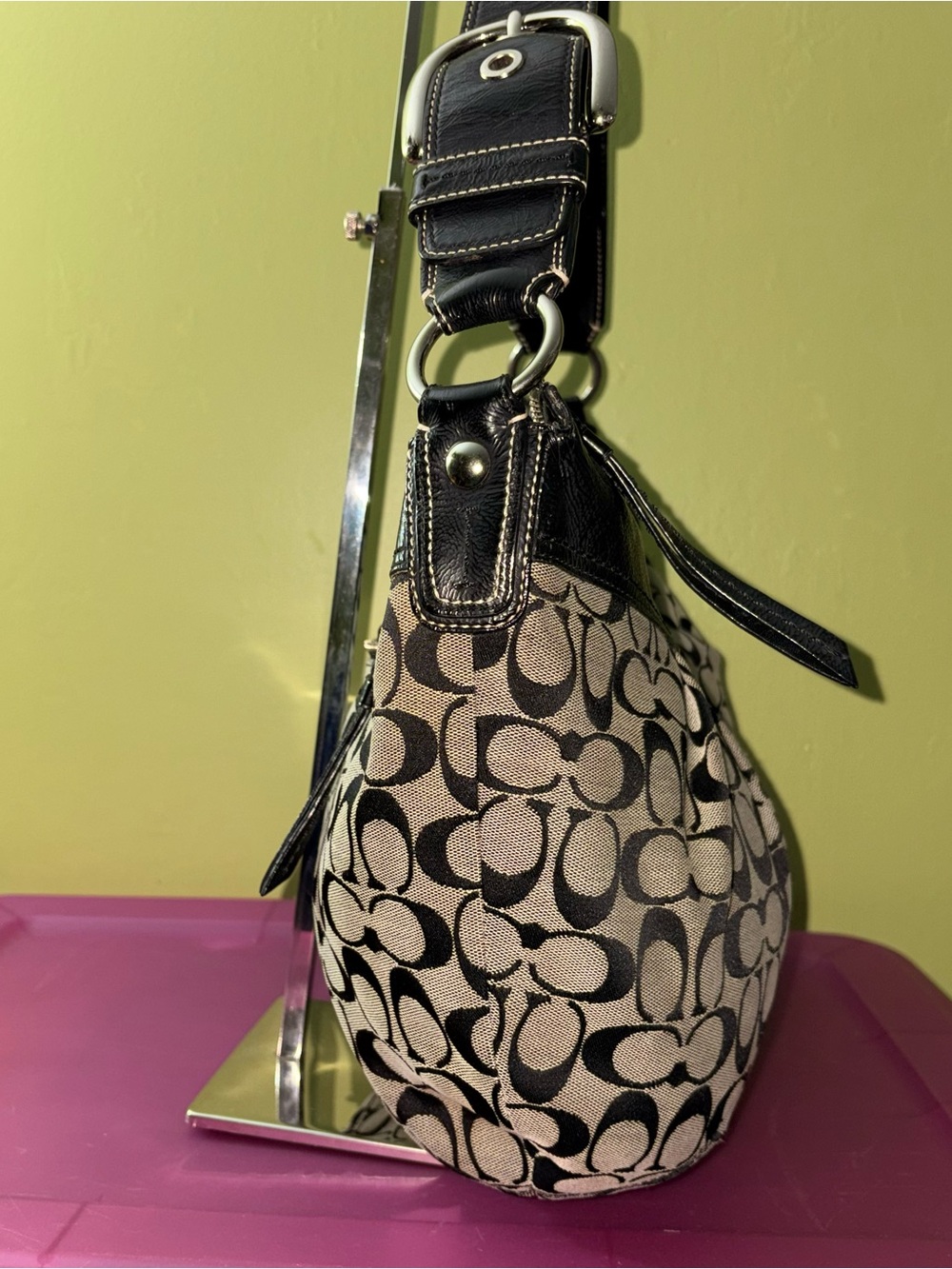 Vintage Coach Soho Pleated
Signature C Hobo Bag Canvas &
Leather Black Khaki - Picture 11 of 13